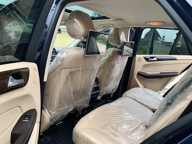 Thumbnail 3 of 2018 Mercedes-Benz GLE-Class